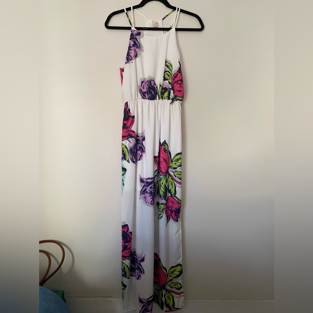 White floral maxi